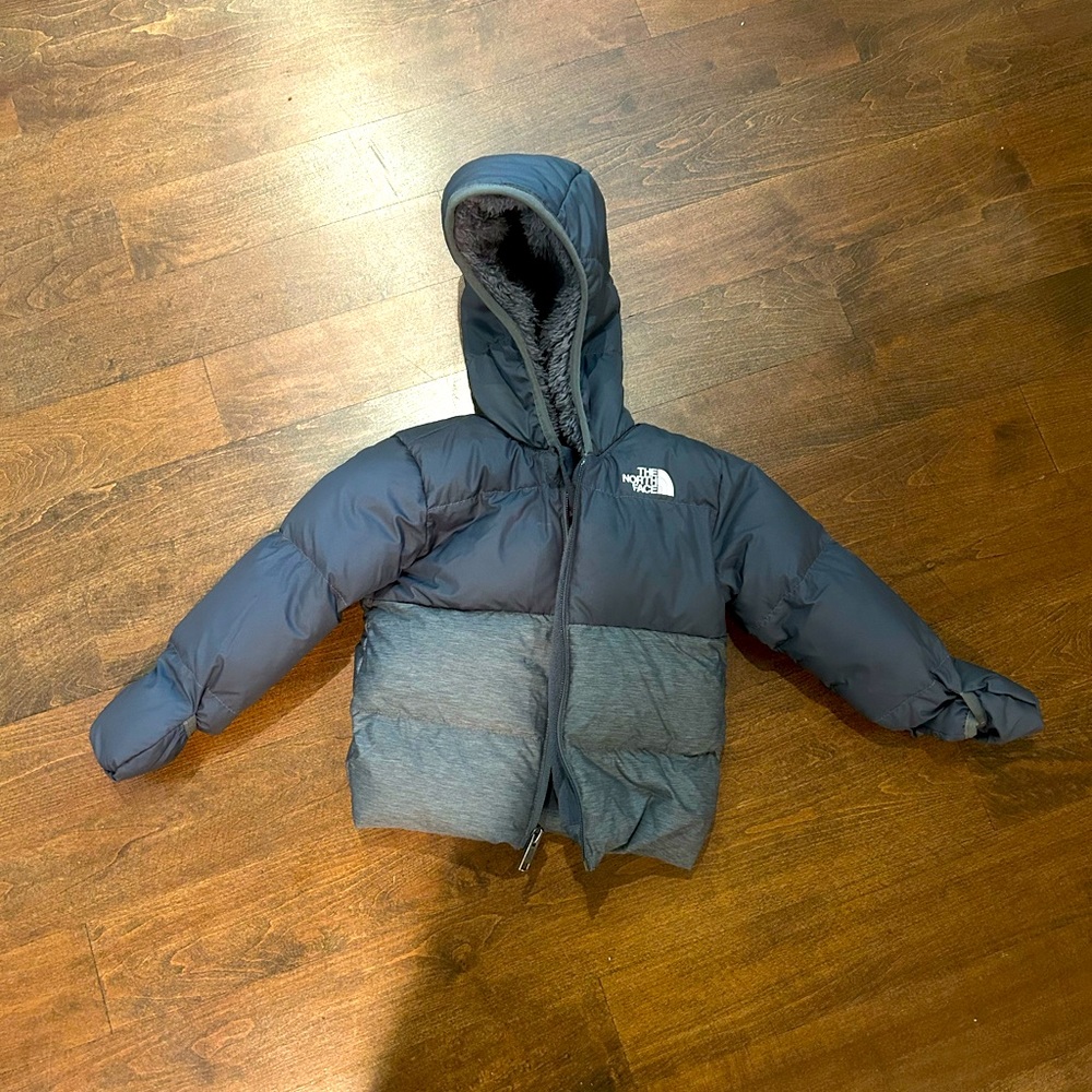Northface winter coat barely worn boys 12-18 months